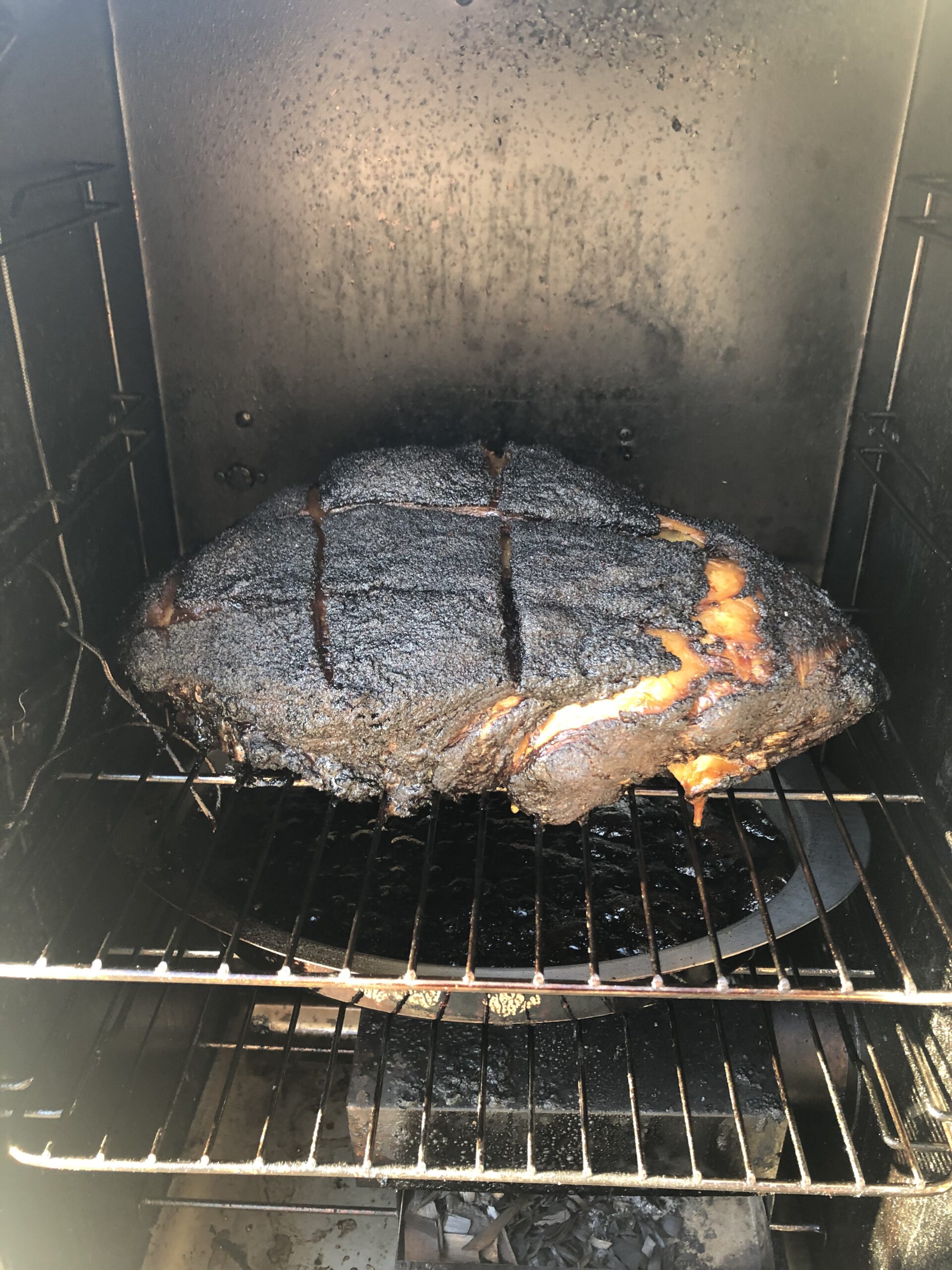 Sliced smoked turkey breast, fully cooked with mahogany smoked edge